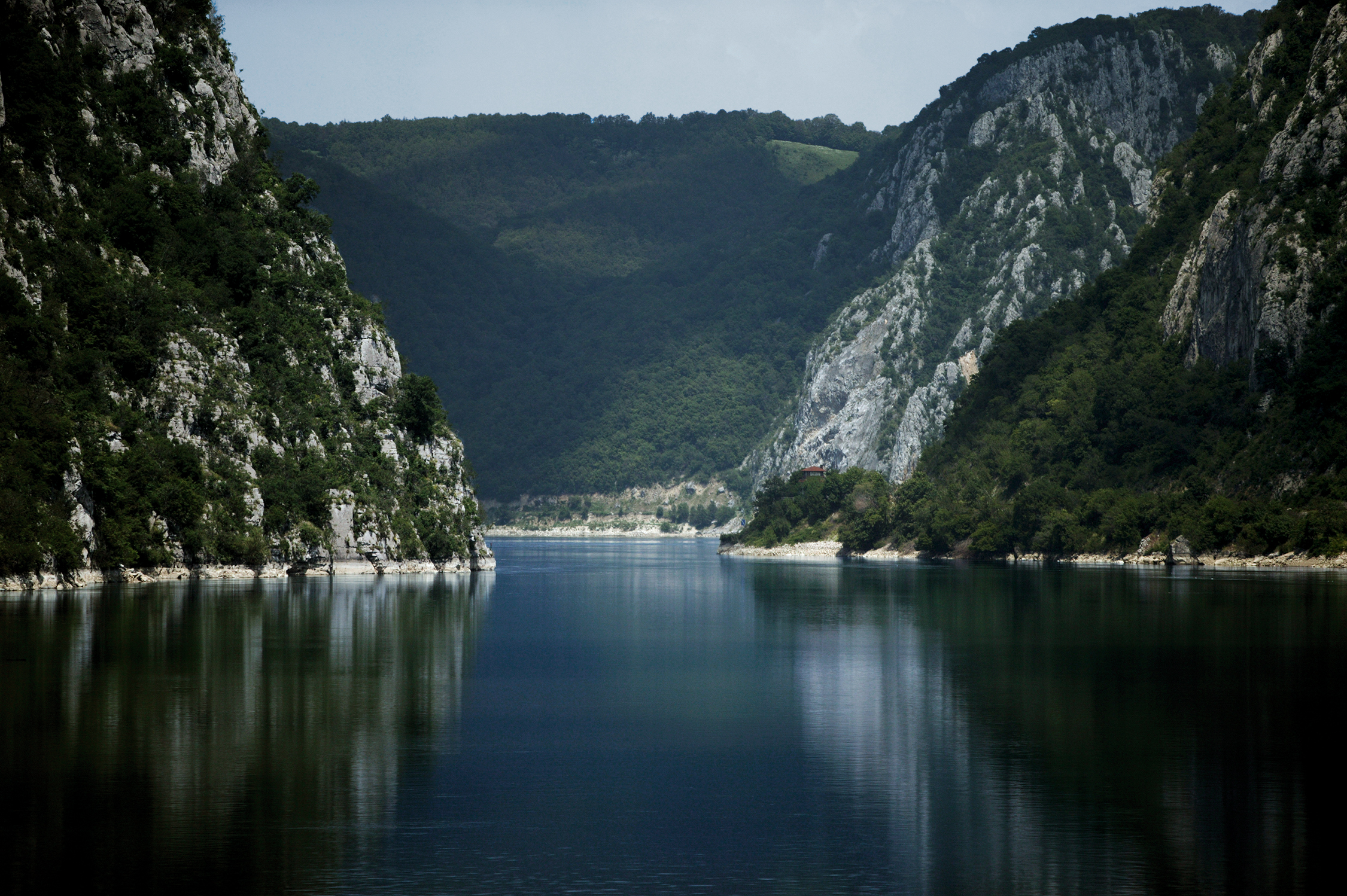 Donau Delta mit Felsen an der Donau Donau Delta mit Felsen an der Donau